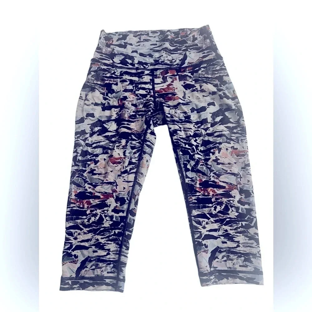 Lululemon Break Free Crop Capri Leggings Culture Clash Nulux Size 6